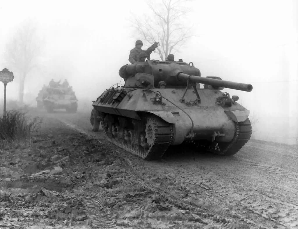 Chars américains dans les Ardennes, 1945