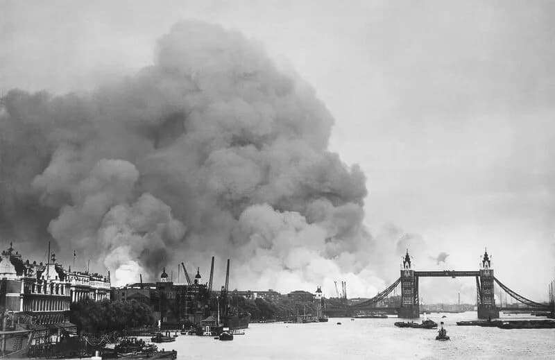 Destruction causée par le Blitz à Londres