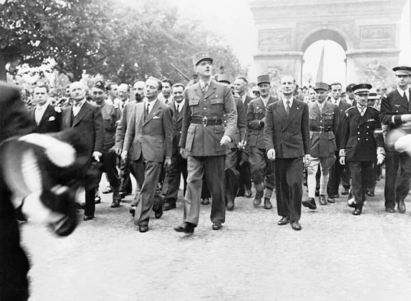 Libération de Paris, de Gaulle sur les Champs-Élysées, août 1944