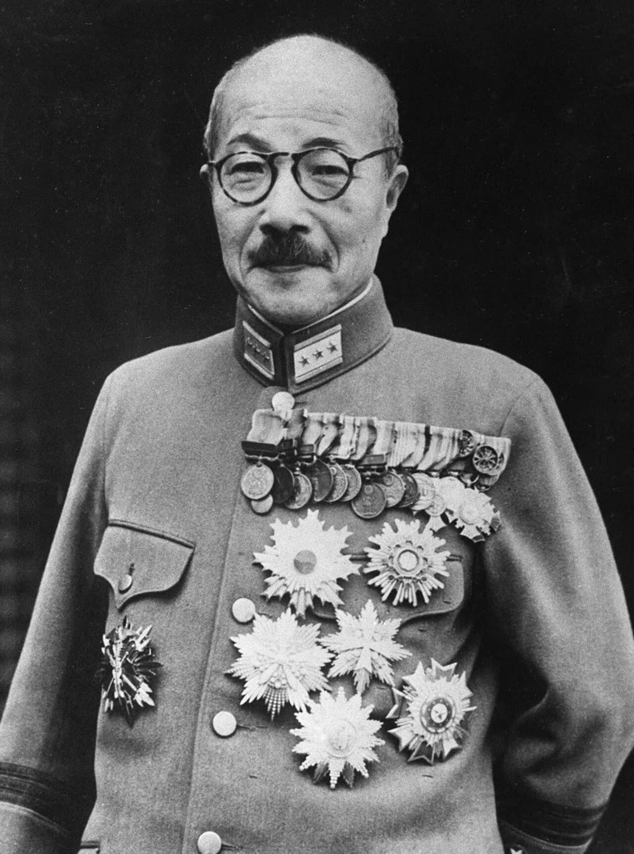 Hideki Tōjō lors du procès de Tokyo
