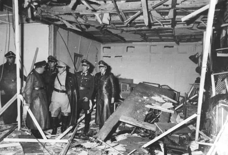 La salle de conférence après l'explosion du 20 juillet 1944